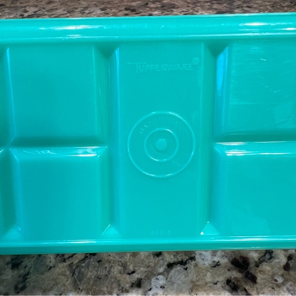 Vintage USA Tupperware Green Celery Vegetable Keeper Crisper Container 892-5 Lid - Picture 5 of 8